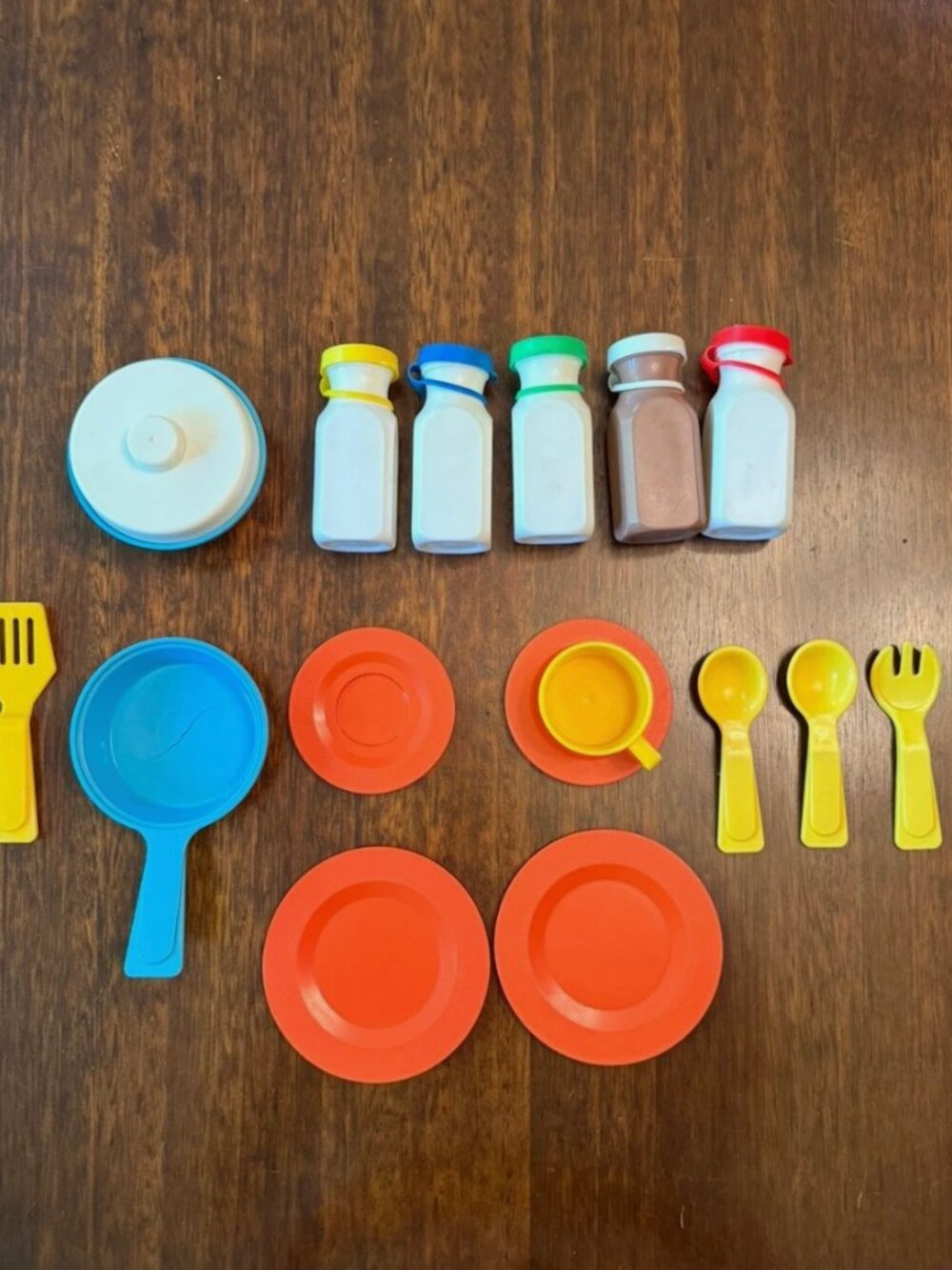 Lot Of 19 Vintage Fisher Price Kitchen Utensils And Milk Bottles